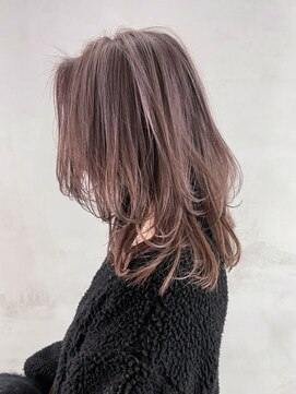 シオン(shion) 顔周りレイヤー韓国ヘア美髪くびれヘアミディアム_ba368181
