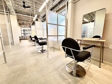 ビオルネ 土気あすみが丘店(VIE.ORNER)の雰囲気(シンプルでスタイリッシュな店内♪)