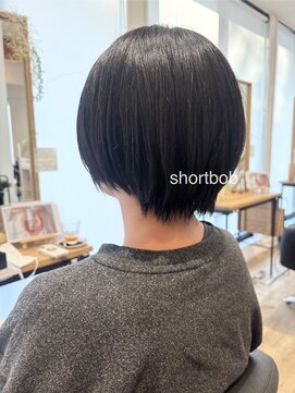 アンジュールテラス(UNJOUR TERRACE) ショートボブ