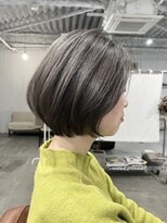 カーフ アオゾラヘアー 光の森2号店(calf AOZORA HAIR) ダークグレージュ 丸みショートボブ 大人レイヤー ハイライト