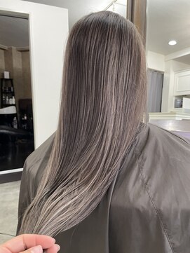 ナンバーファイブ(NUMBER FIVE) グレージュカラー