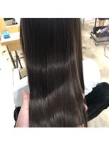 アンフィシュピトロワ(AnFye spi tlow)&nbsp;［AnFye］うねりを無くして縮毛矯正