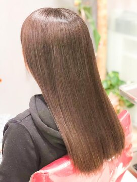 ミーティア バイ クアトロ(Meteor By QUATRO) グレージュ 艶感ヘア 髪質改善 中田 立場