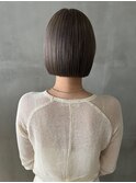 20代30代大人可愛い艶感グレージュ切りっぱなしショート