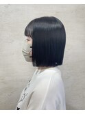 黒髪切りっぱなしボブ