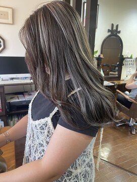 ピノリコ Hair&make pinorico コントラストハイライト：ベース暗くハイライトは明るくする技法