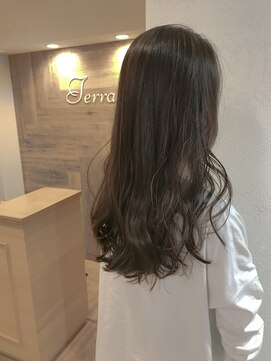 テラス(Terrace) 【Terrace】ロング×寒色系ベージュ