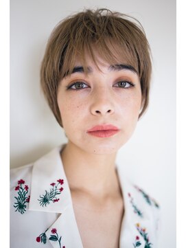 ピズム(PISM) ジェンダーレスイメチェンショート/フォギーベージュ