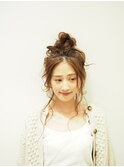 カジュアルお団子ヘアアレンジ