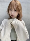 まろやかなライトベージュカラー×ミディアム