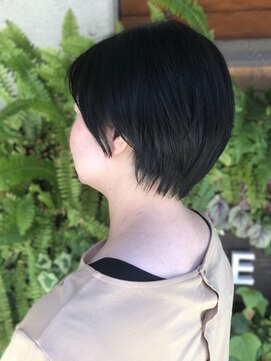 スクエアウーノ 博多(SQUARE*UNO HAKATA) 大人ショート 30代40代 艶感 スタイリング簡単 アッシュ