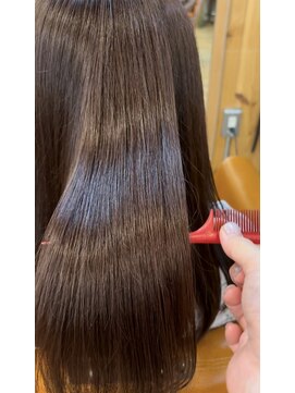 エルムトウキョウ(ELM Tokyo) NEW髪質改善トリートメントでサラ艶髪