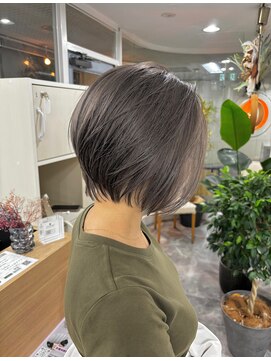 ホヌア(hoNua.) 【hoNua.】work  style × ショートボブ