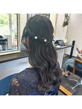 リベルテ(LIBERTE) 綺麗めハーフアップ