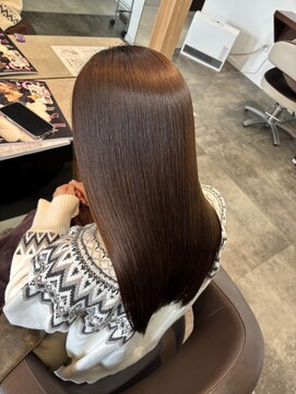 クオン(kuon) 触れるたび、うるツヤ実感。シルクのようなストレートヘアへ。