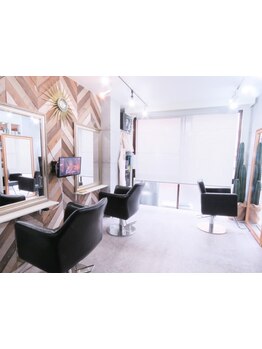 一人一人のお客様との時間を大切にする完全private salon。トレンドを加味したStyle提案でファン多数！