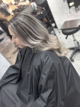 シールドヘアー 沖縄 新都心(C'LD Hair) ホワイトベージュ＊シャドールーツ/バレイヤージュカラー