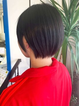 ベルメール ヘアー(Belle mer hair) アッシュブラック 丸みショートボブ レイヤーボブ 似合わせ