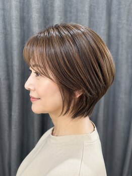 びび 住吉店の写真/白髪を活かして、上品に美しく