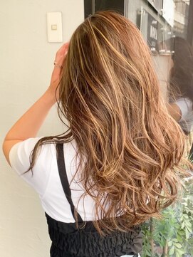 ノラ ウメダ(NORA UMEDA) 【NORA UMEDA 高木】外国人風サーフハイライトカラー