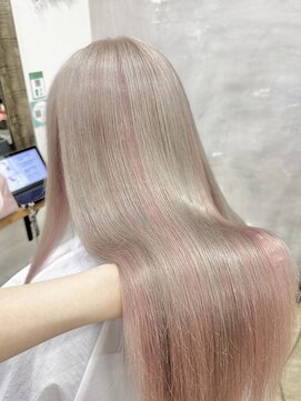 ロア 福岡天神本店(LORE) ペールベージュ/ベージュカラー/インナーカラー/ブリーチカラー