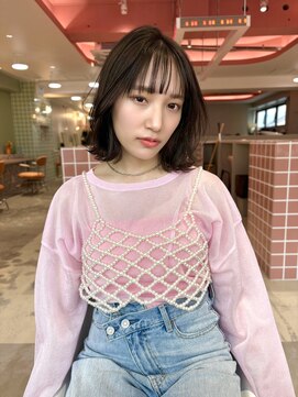 ウクク(UCUCU) 透ける暗髪レイヤーカット