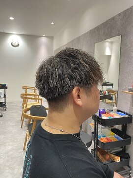 カットストゥディオス 草津店(cut studios) 【滋賀メンズパーマ】ツイストパーマ×ハイライト