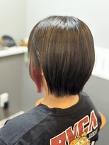 ユウビ(YOU-BI)&nbsp;切りっぱなしボブにイヤリングカラーをプラス♪