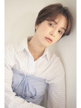 ファム(FAM) センターパート　パーマショート　前下がり　代官山　中目黒