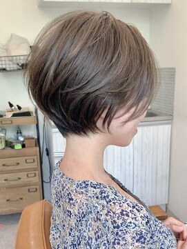 アイドットプラス 表参道(i.+omotesando) 流し前髪小顔つや髪顔まわり簡単スタイリングショートボブヘア