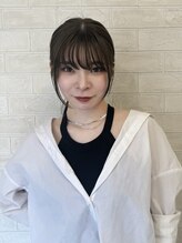 【Miho】赤み消しカラーとロングレイヤーを組み合わせた美髪提案美容師。スパニストとしても活躍