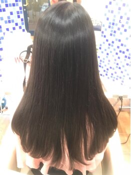 ショア(shore)の写真/内側から潤い溢れる艶髪へ…☆日常生活で蓄積したダメージ、毛先が跳ねる髪をトリートメントで潤い補給！