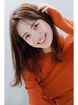 ズッカ(ZuKKa) 韓国風外はねミディアム＊20代30代40代50代＊武蔵小杉