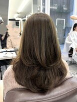 プラチナ(PLATINA)&nbsp;レイヤーカット顔まわり前髪セミロング20代30代40代