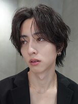 テン 心斎橋(tenn.)&nbsp;メンズセンターパート七三分けパートニュアンスパーマ刈り上げ