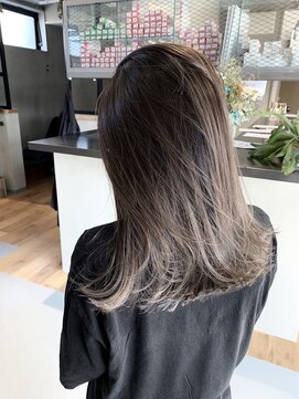 ニキータ(Nikiita) 【nikiita女子】＊バレイヤージュ 8トーンくすみグレー B95363