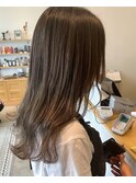 オリーブグレージュ、ハイライト