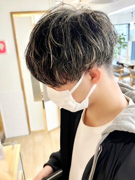 ネオリーブ クーロ メゾン 横浜(Neolive curro Maison) 波巻きスパイラル×ハイライト　[メンズ]