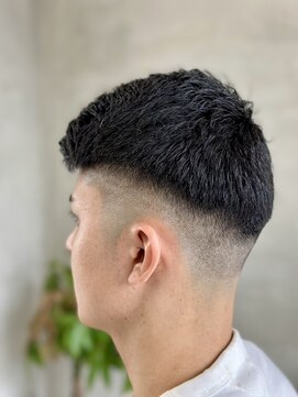 レヴィア(REVIA) メンズカットフェードカット眉毛カットスキンフェード