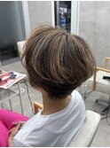 白髪ぼかしハイライトブリーチメッシュショートボブ