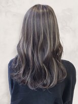 アース 東戸塚店(HAIR & MAKE EARTH) 20代30代◎透明感デザインカラーグレーロング