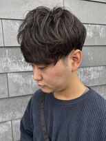 ヒュイル バイ ニアウ(Hwyl by Niau)&nbsp;メンズマッシュセンターパートスパイラルパーマニュアンスパーマ