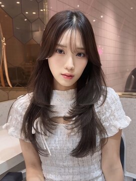 ルームバイシー 新宿(Loom. by Sea) 小顔×オリーブグレー[クラゲヘアー/ミディアムレイヤー]