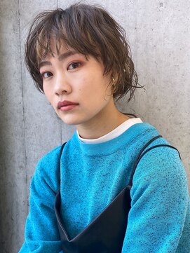 【LadA 城本英恵】 ミディアムナチュラルパーマスタイル