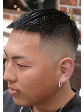 アクセプトザワールドバーバー(Accept the world barber) crop(クロップ)×skinfade