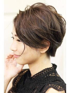 ヌードカラー(NUDE COLOR) 『 NUDE COLOR 』大人可愛いワンサイドショート