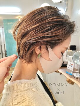 ロミー 本厚木(ROMMY.) リフトアップ前下がりショートヘア　/ ロミー本厚木