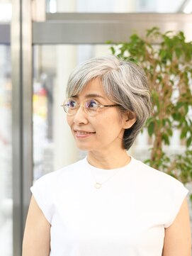 えがお美容室 50代60代に人気 白髪も素敵なショートボブ L えがお美容室のヘアカタログ ホットペッパービューティー