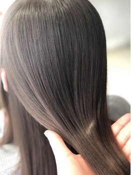 《Aujua》《ケラスターゼ》取扱い店!気になる髪のダメージやお悩みを解決してくれる★なめらかな艶髪へ―