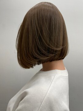 クイーン バイ ノイズ 西院(QUEEN by noism) アイスラテベージュ ナチュラルボブ